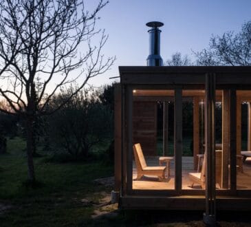 Деревянный дом La Petit Maison (Дерев'яний будинок La Petit Maison)