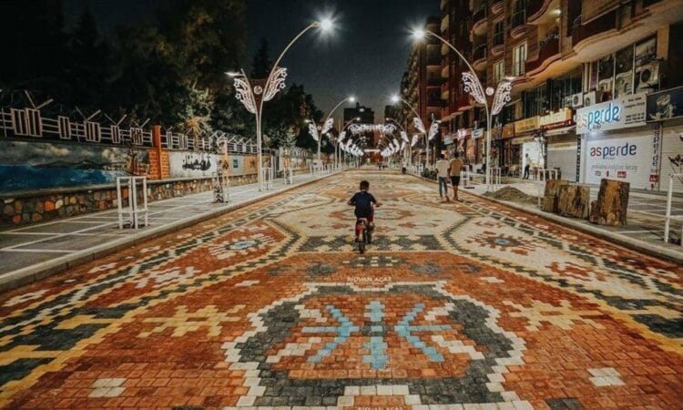 Ковровая улица появилась в Турции 17 Ковровая улица, брусчатка, Турция. Новости строительства. Килимова вулиця, бруківка,Туреччина. Новини будівництва