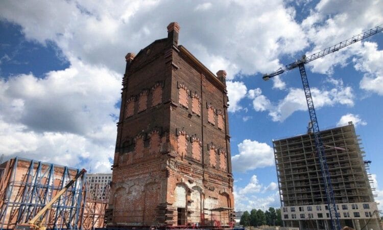 Как передвинули на 100 метров башню 19 века 18 Транспортировка зданий целиком. Новости строительства. Транспортування споруд цілком. Новини будівництва