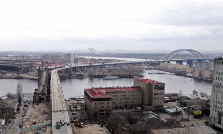 Строительство Подольско-Воскресенского моста вышло на финишную прямую 12 Строительство Подольско-Воскресенского моста. Будівництво Подільсько-Воскресенського мосту